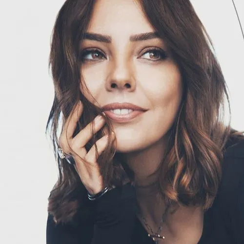 دانلود آهنگ ابرو گوندش به نام Senin Olmaya Geldim