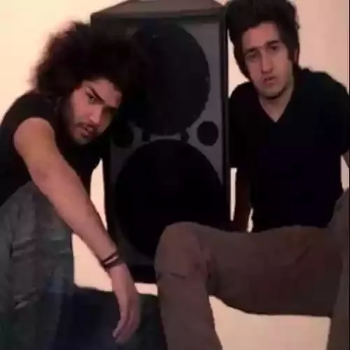 دانلود آهنگ دیگه داره خاموش میشه این عشق روشن دیروز ساسی